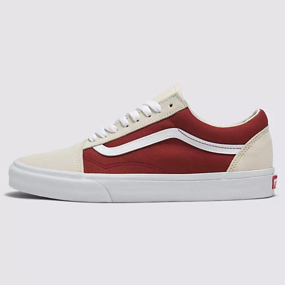 Vans WMNS Old Skool
Canvas/Suede Fired Brick
VN0007NTZHG
Sneakers - Picture 3 of 16